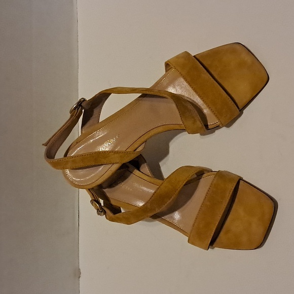 Gianvito Rossi Mustard Yellow Suede City Block Heel Sandals 40/9 NWOT - Picture 3 of 12